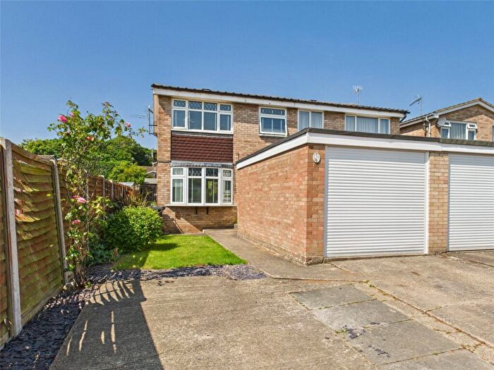 3 Bedroom Semi-Detached House For Sale In Didsbury Close, Ipswich, Suffolk, IP2