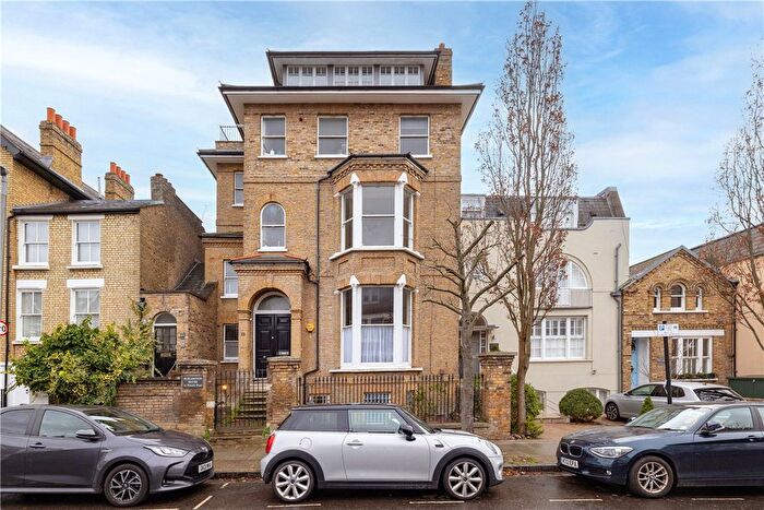 2 Bedroom Flat For Sale In Wandle Road, London, SW17