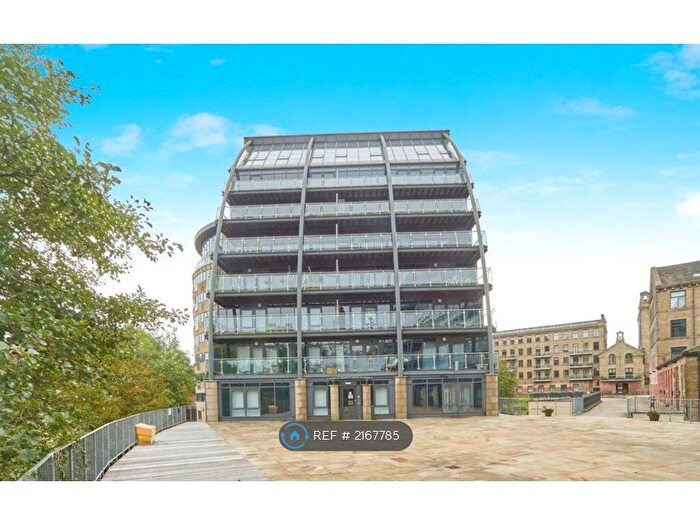 3 Bedroom Flat To Rent In Salts Mill Road, Shipley, BD17