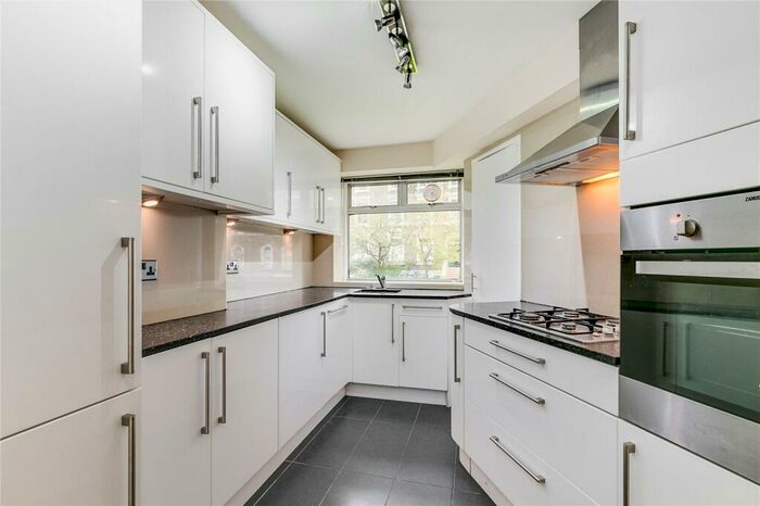 2 Bedroom Flat To Rent In Abbotts Close, Islington, N1
