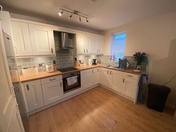 1 Bedroom Flat To Rent In London Road, Cowplain, Waterlooville, PO8