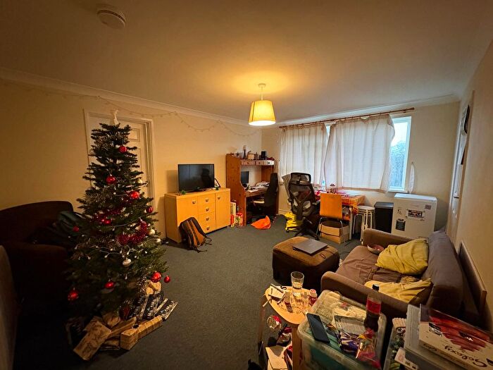 1 Bedroom Flat To Rent In Welbeck Avenue, Southampton, SO17