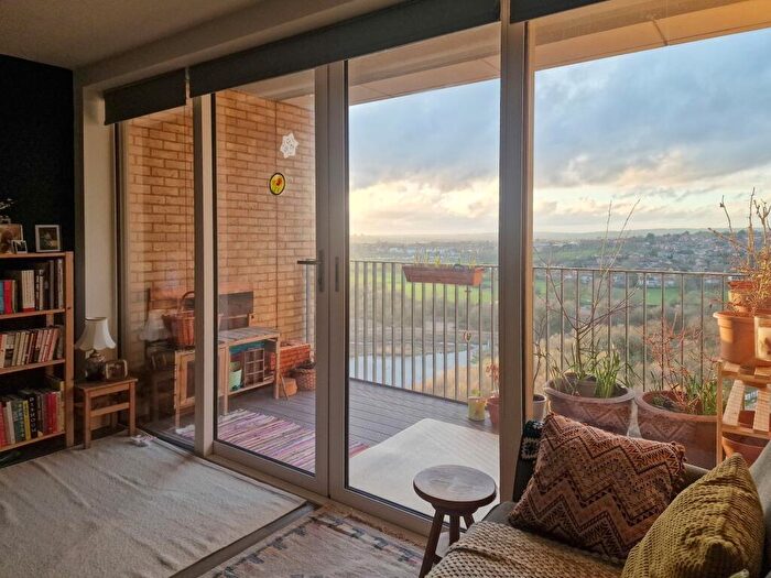 2 Bedroom Flat For Sale In Moorhen Drive, Hawfinch House, NW9