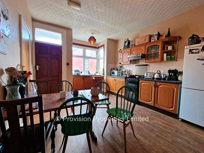 4 Bedroom Terraced House To Rent In Beechwood View, Burley, Leeds, LS4