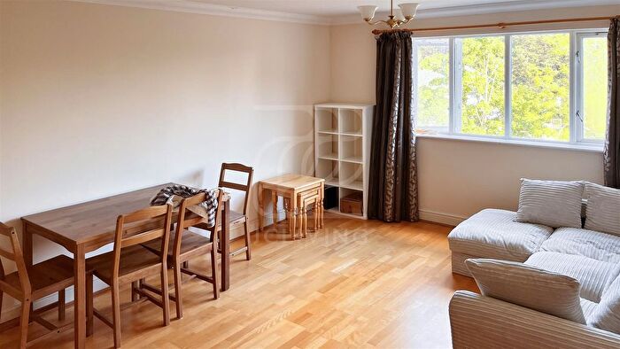 2 Bedroom Flat To Rent In Homesdale Road, Bromley, BR2