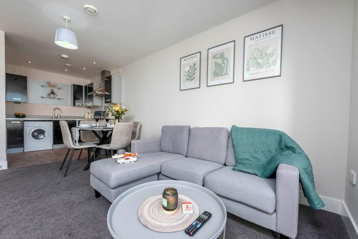 1 Bedroom Flat To Rent In Duncansby House, Cardiff, CF11