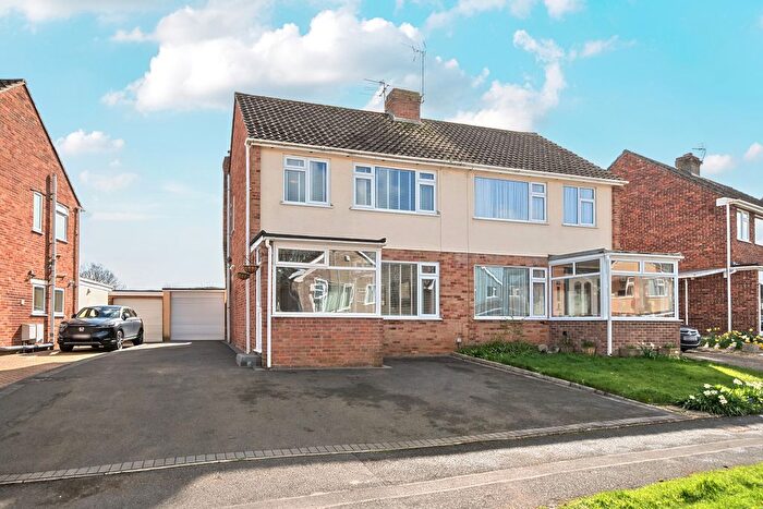 3 Bedroom Semi Detached House For Sale In Essex Drive, Taunton, TA1