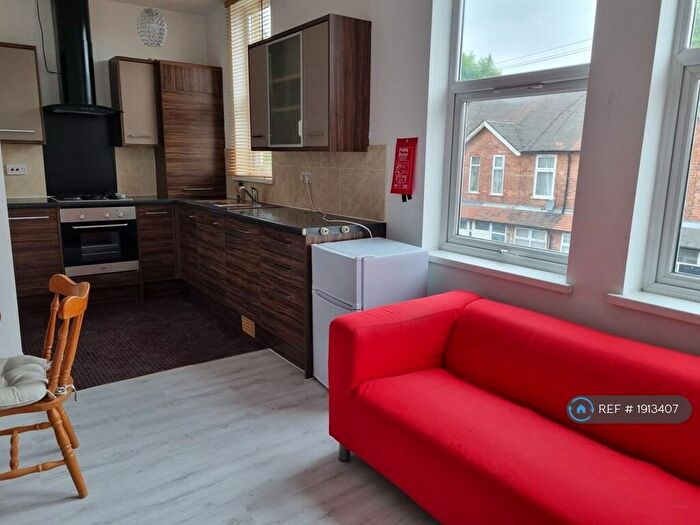 1 Bedroom Flat To Rent In Querneby Road, Nottingham, NG3
