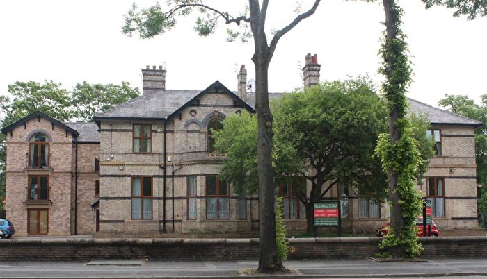 2 Bedroom Apartment To Rent In Wilmslow Road, Fallowfield, M14