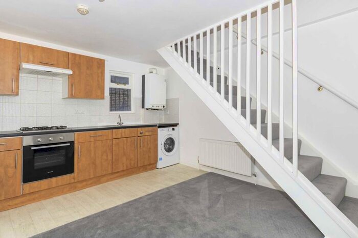 1 Bedroom Flat To Rent In Askew Road, London W12