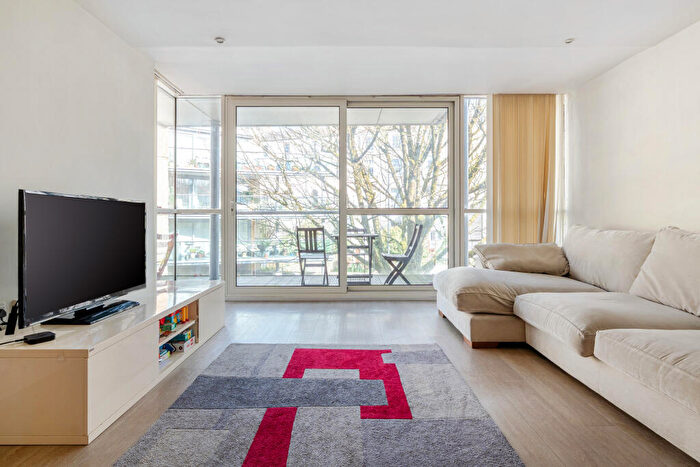 2 Bedroom Apartment For Sale In South Contemporis, Clifton, Bristol, BS8