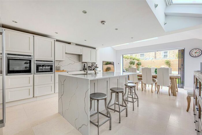 5 Bedroom Property To Rent In Kelmscott Road, Between The Commons, SW11
