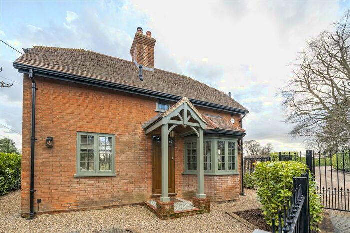 2 Bedroom Detached House To Rent In Church Road, Chelsfield, Orpington, Kent, BR6