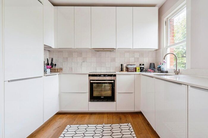 2 Bedroom Flat To Rent In Sotheby Road, N5