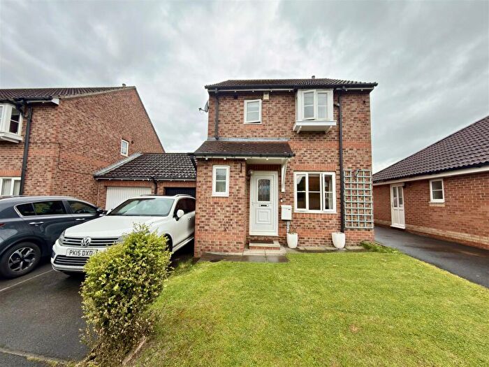 3 Bedroom Link Detached House For Sale In Brawton Grove, Darlington, DL3