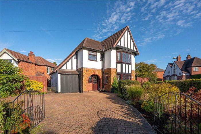 3 Bedroom Detached House For Sale In St. Helens Road, Leamington Spa, Warwickshire, CV31