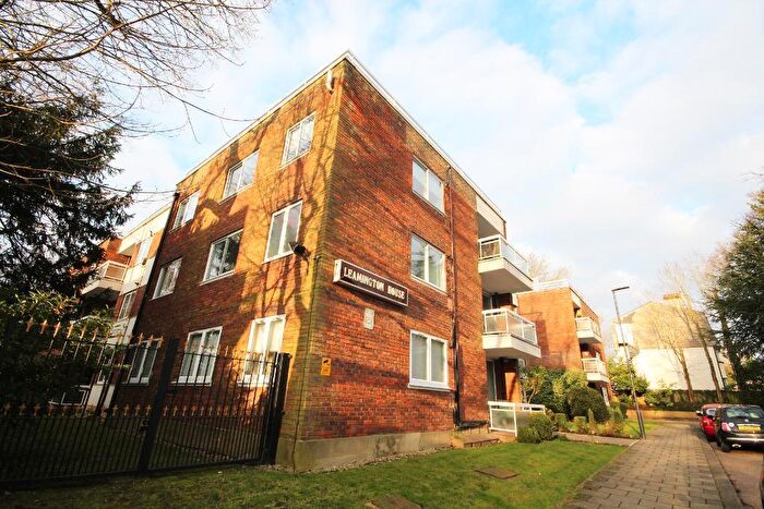 2 Bedroom Flat For Sale In Stonegrove, Edgware, HA8