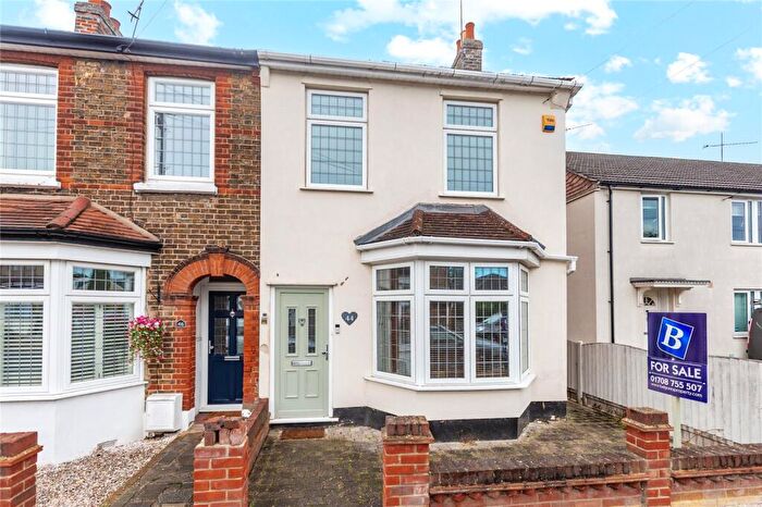 2 Bedroom Semi-Detached House For Sale In Cross Road, Mawneys, Romford, RM7