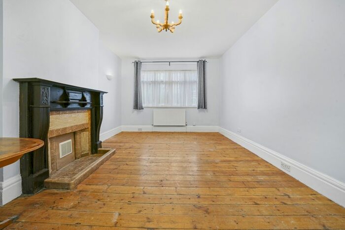 2 Bedroom Flat To Rent In Hornsey Lane Gardens, London, N6