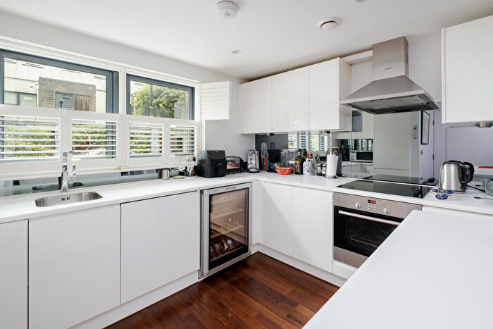4 Bedroom Terraced House For Sale In Acer Road, London, E8