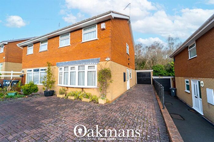 3 Bedroom Semi Detached House For Sale In Minton Road, Birmingham, West Midlands, B32