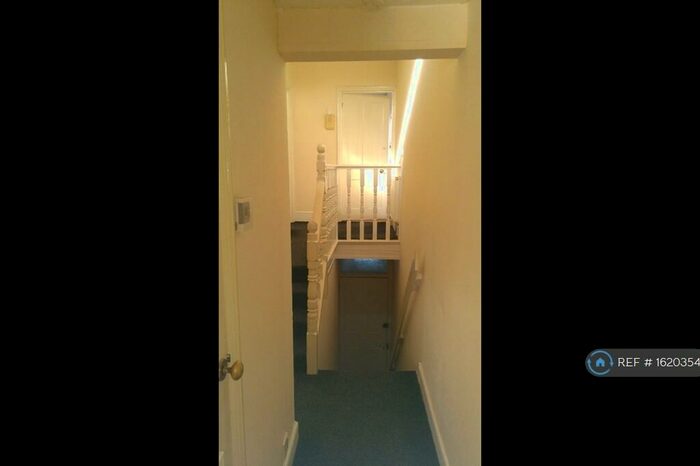 1 Bedroom Flat To Rent In Egremont Road, Exmouth, EX8