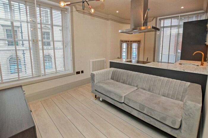 2 Bedroom Flat To Rent In Cross Street, City Centre, Manchester, M2