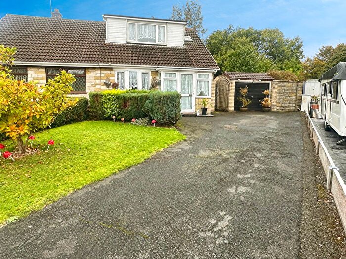 3 Bedroom Bungalow For Sale In Carol Crescent, Wolverhampton, WV11