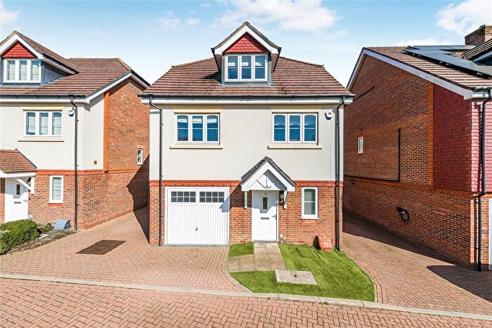 4 Bedroom Detached House For Sale In Knaphill, Woking, Surrey, GU21