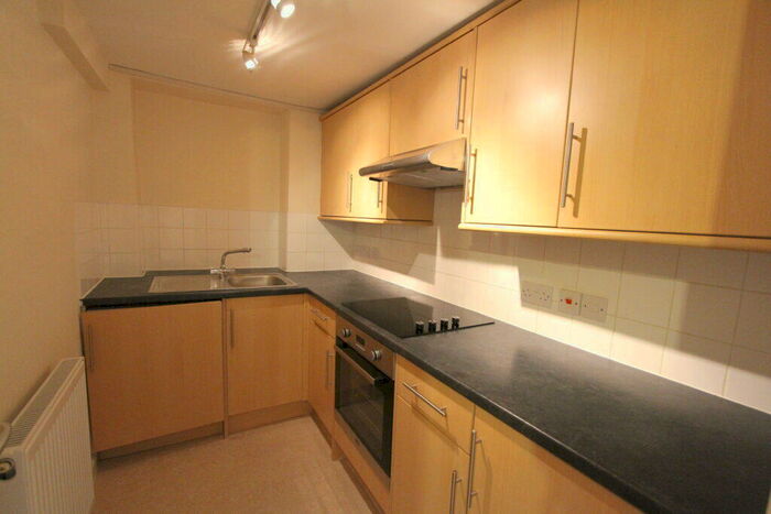 2 Bedroom Apartment To Rent In South Bar Street, Banbury, Oxon, OX16