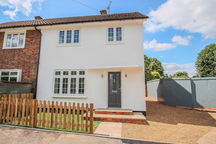 3 Bedroom Semi-Detached House To Rent In Elm Road, Claygate, KT10