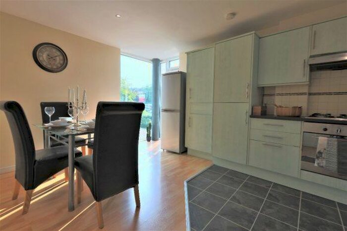 5 Bedroom Semi-Detached House To Rent In Montgomery Place, Sheffield, S6