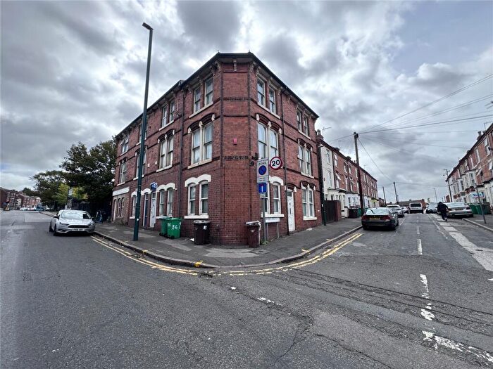 4 Bedroom End Of Terrace House For Sale In Alfreton Road, Nottingham, Nottinghamshire, NG7
