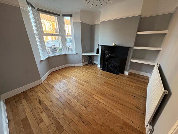 1 Bedroom Flat To Rent In Wyndham Place, Cardiff, CF11