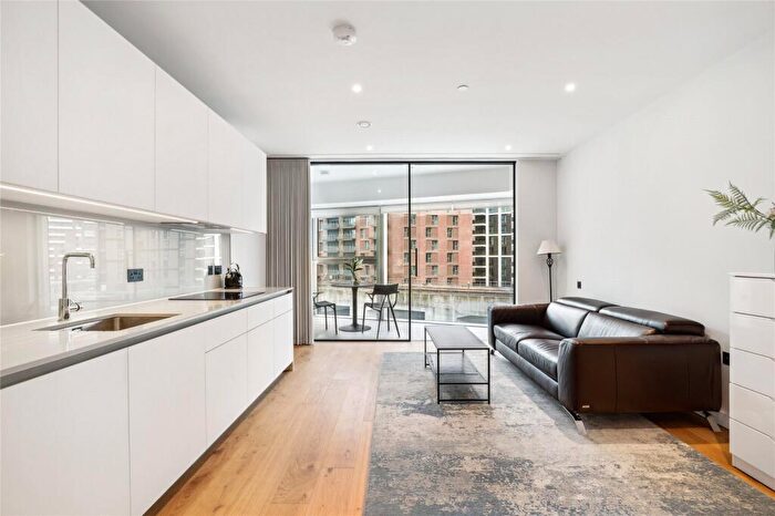 1 Bedroom Apartment To Rent In Electric Boulevard, London, SW11