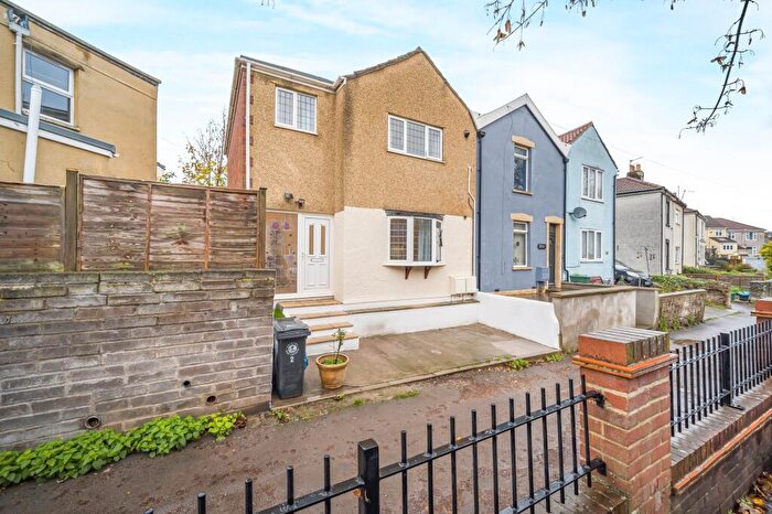 3 Bedroom End Of Terrace House For Sale In Brookside Road, Bristol, BS4