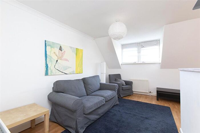 2 Bedroom Flat To Rent In Henderson Place, New Town, Edinburgh, EH3