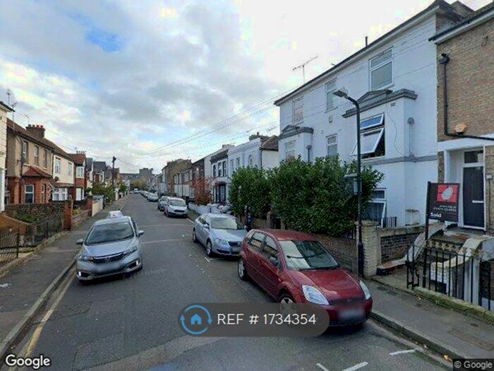 2 Bedroom Flat To Rent In Darnley Street, Gravesend, DA11
