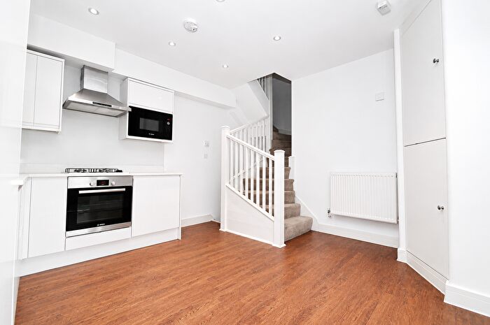 2 Bedroom Flat To Rent In White Hart Road, London, SE18