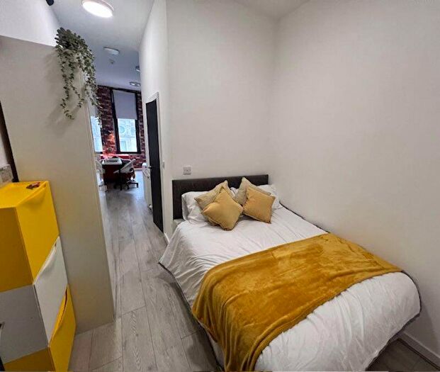 1 Bedroom Flat To Rent In Sir Thomas Street, Liverpool - Studio Available, L1