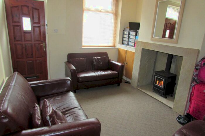 2 Bedroom House To Rent In Dundee Street, Lancaster, LA1