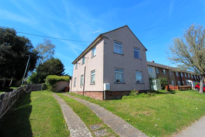 4 Bedroom Semi Detached House For Sale In Hawkhurst Road, Gillingham, ME8