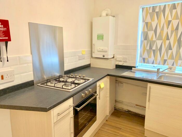 1 Bedroom Flat To Rent In New Road, Porthcawl, CF36