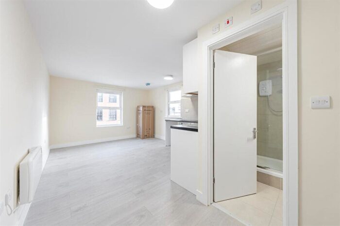 Studio To Rent In Dalton Street, London, SE27