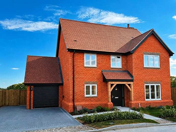 4 Bedroom Detached House For Sale In Shepherds Ridge, Mortimer Common, Reading, Berkshire, RG7