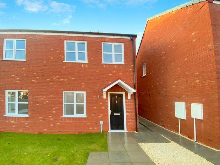 3 Bedroom Semi-Detached House To Rent In Saffron Close, Newhall, Swadlincote, Derbyshire, DE11