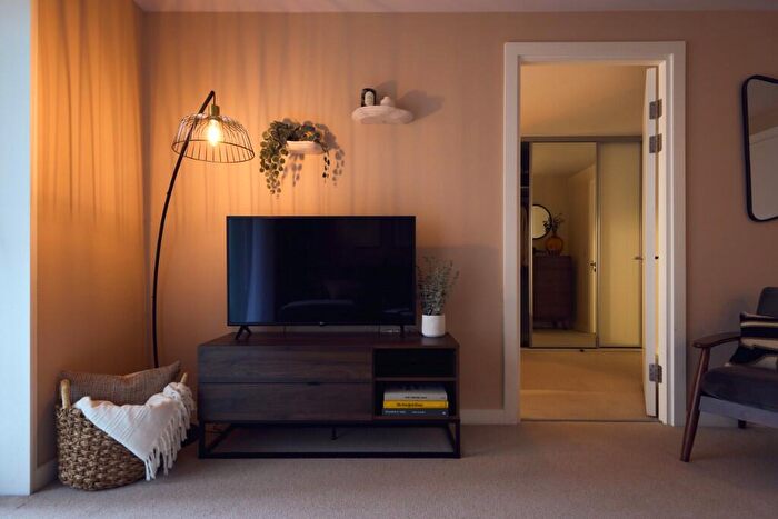 2 Bedroom Apartment To Rent In Aston Place, Birmingham, B1