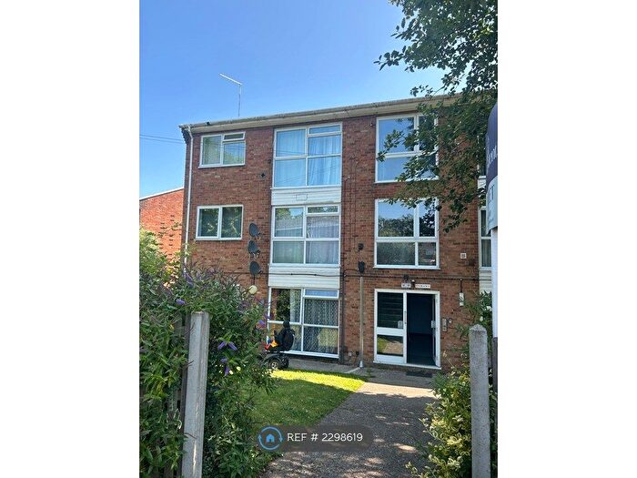 2 Bedroom Flat To Rent In Old Castle Walk, Gillingham, ME8