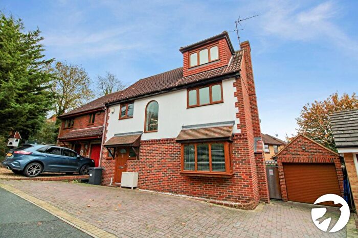 5 Bedroom Detached House To Rent In Eagles Road, Greenhithe, Kent, DA9