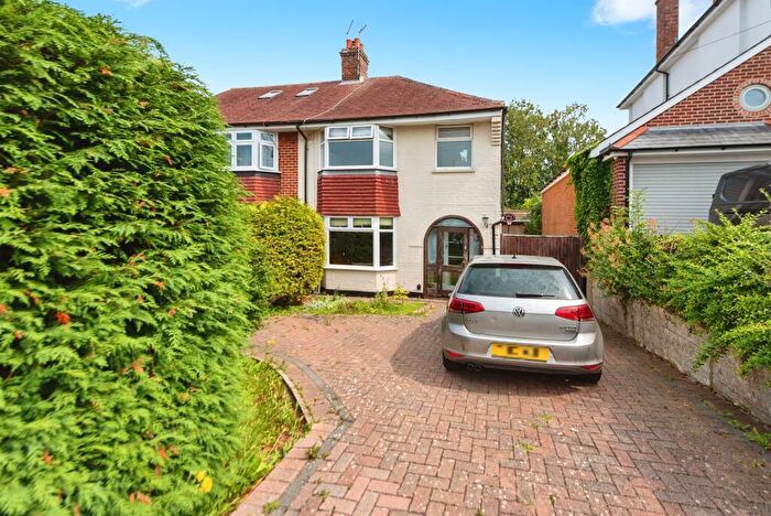 3 Bedroom Semi-Detached House For Sale In Hilltop Crescent, Drayton, Portsmouth, PO6